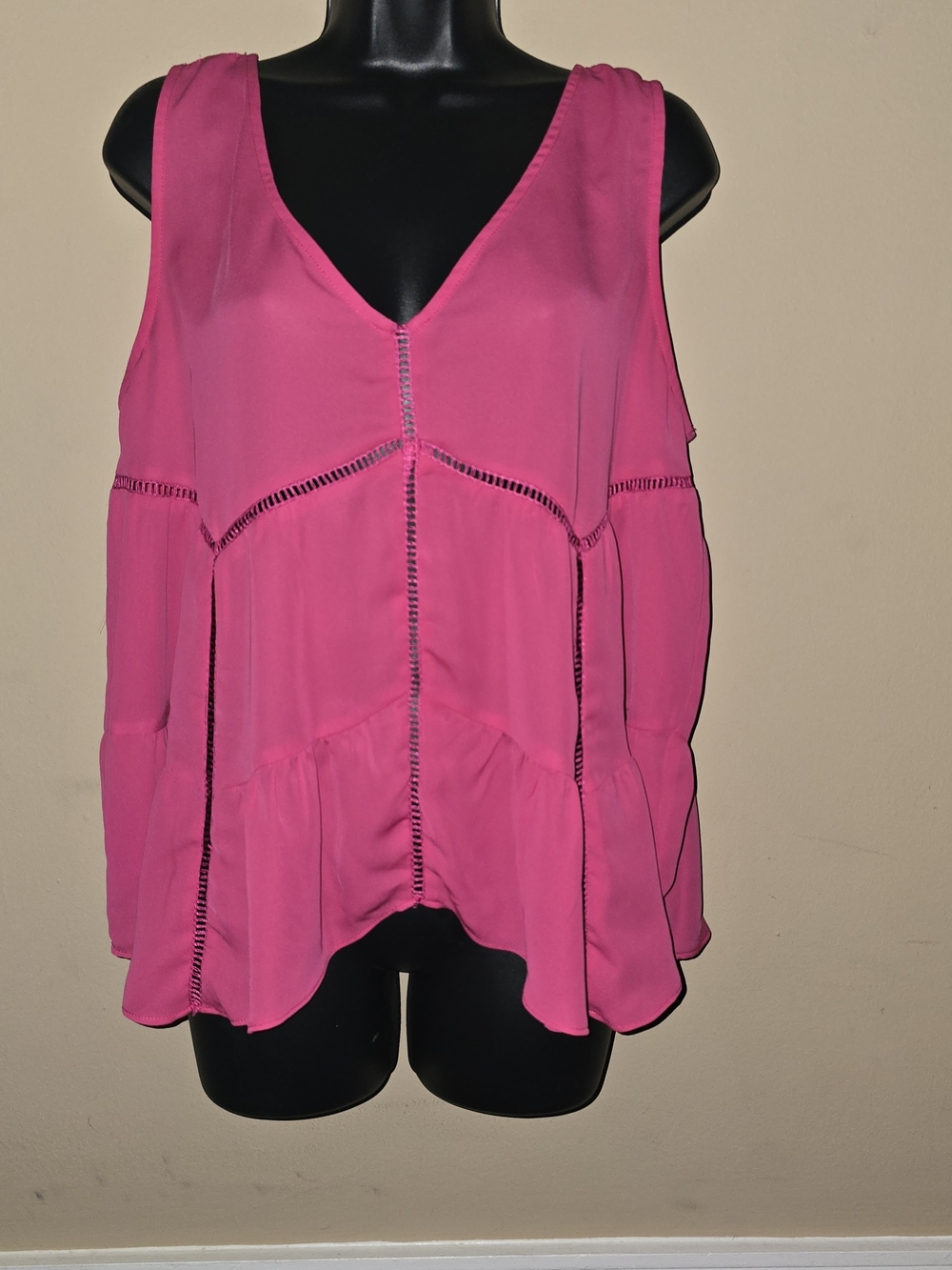 Jessica Simpson  Pink V-Neck Sleeveless Tank Top Sz L Babydoll Trendy Vacation